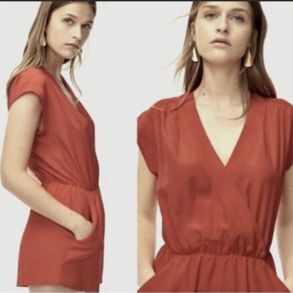 Aritzia Babaton women Corbett Rust 100% Silk Romper V-Neck Elastic Waist size M